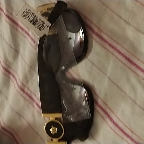 Versace sunglasses 🕶️ - Picture 5 of 8
